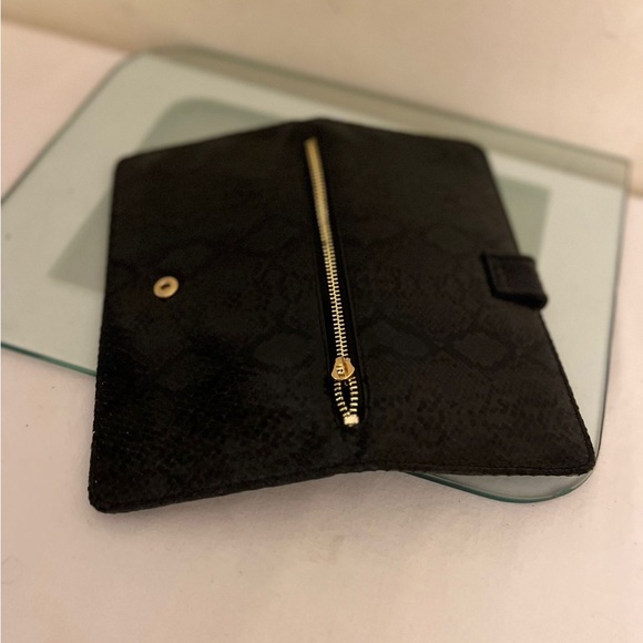 WCM Snakeskin Print  Wallet. Black. - Picture 10 of 11